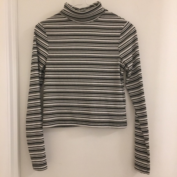 Stripped black and white turtleneck - Picture 1 of 4